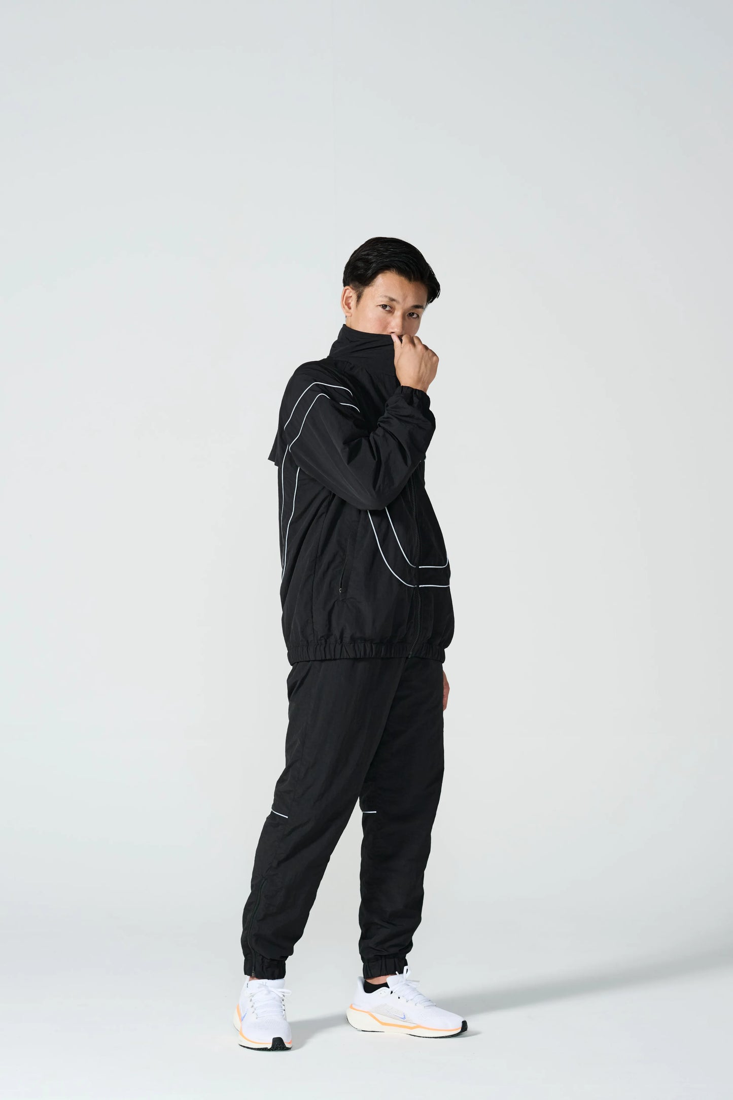 UT5S-F01Reflective woven track pants