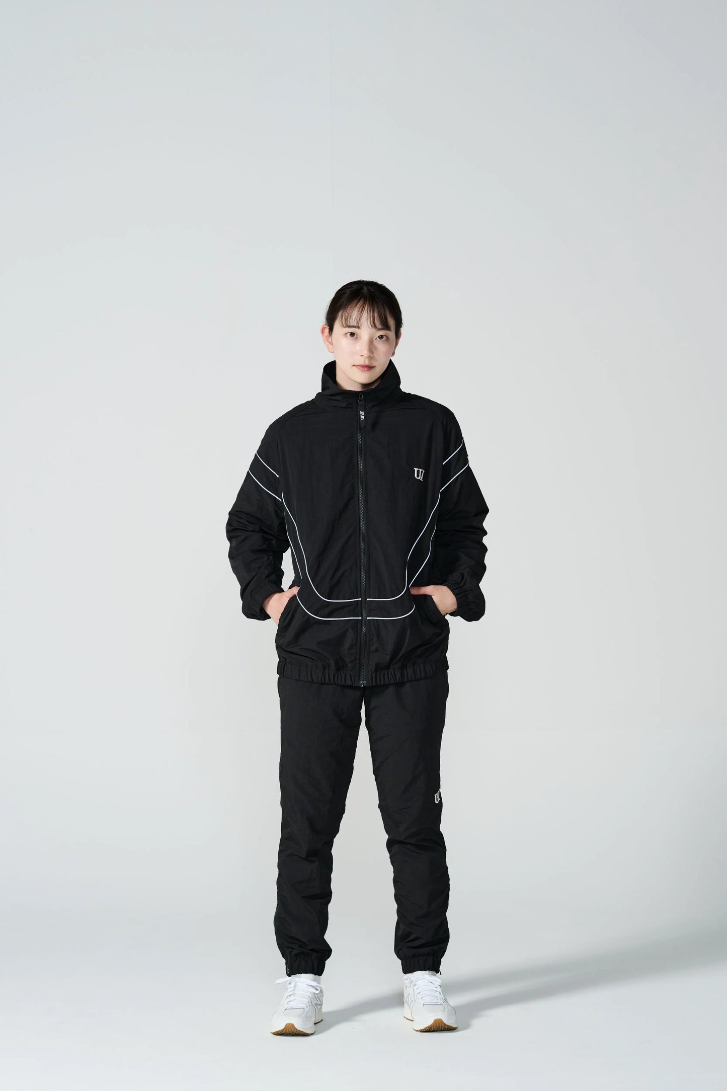 UT5S-F01Reflective woven track pants